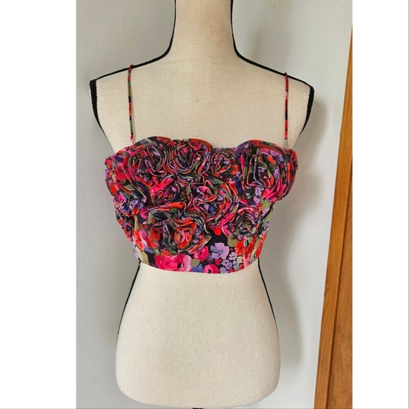 NWT AMUR 'Sylvie' Crop Top, Vintage Flowers - Picture 8 of 15